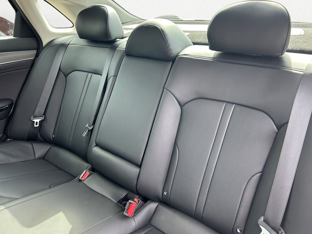 Used 2025 Black Kia EX image 9