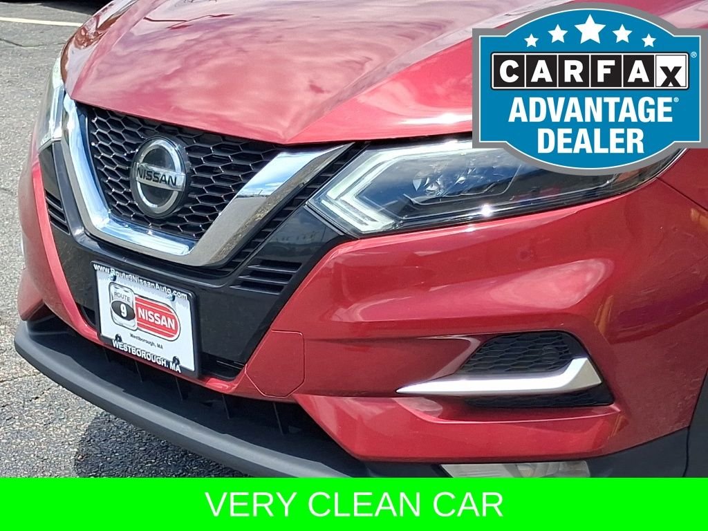 Used 2020 Red Nissan SL image 6