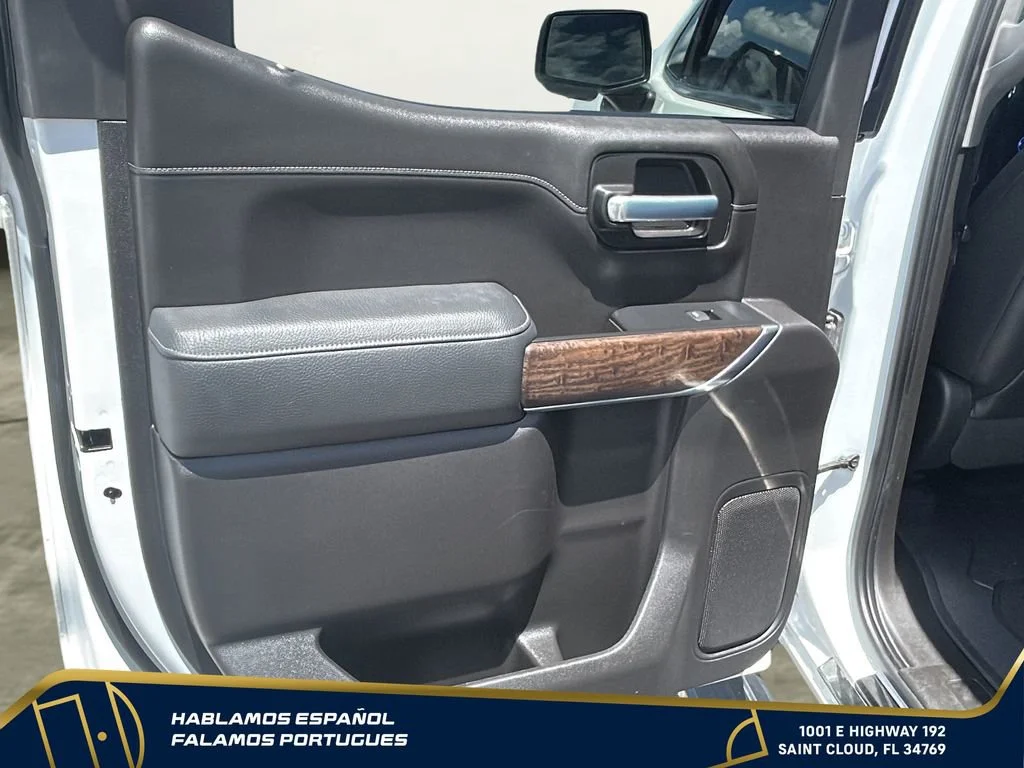 Used 2021 WHITE FROST TRICOAT GMC Denali image 24