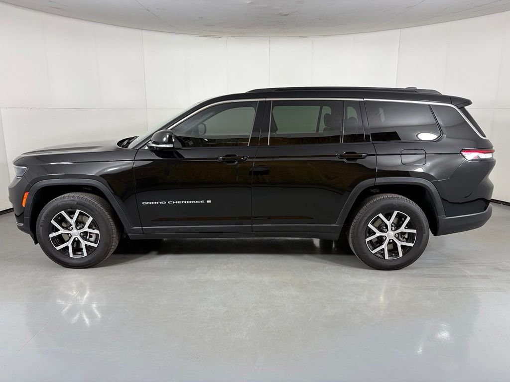 Used 2024 Black Jeep Limited image 5