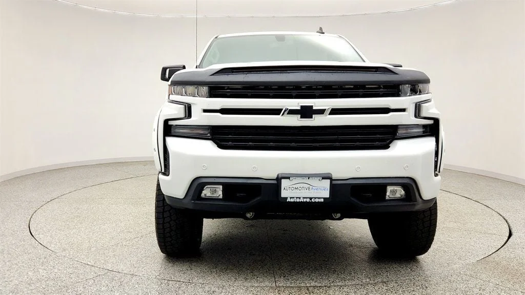 Used 2022 Iridescent Pearl Tricoat Chevrolet 4WD Crew Cab 147