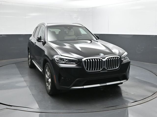 Used 2024 Black BMW sDrive30i image 17