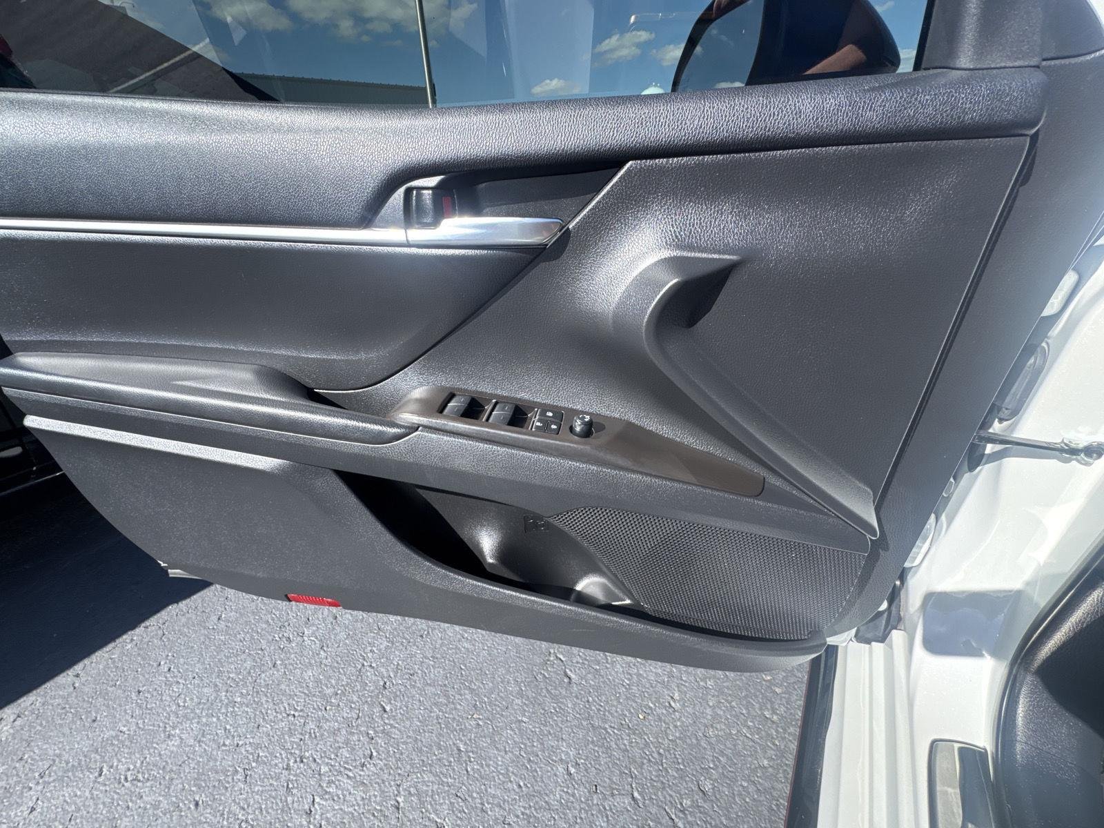 Used 2022 Wind Chill Pearl w/Midnight Black Metallic Roof Toyota TRD image 16