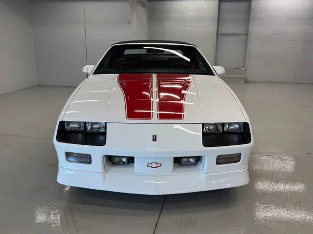 Used 1992  Chevrolet Z28 image 2