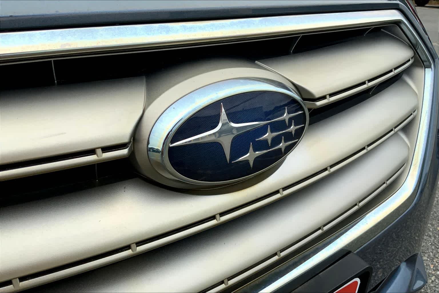 Used 2017 Twilight Blue Metallic Subaru Premium image 29
