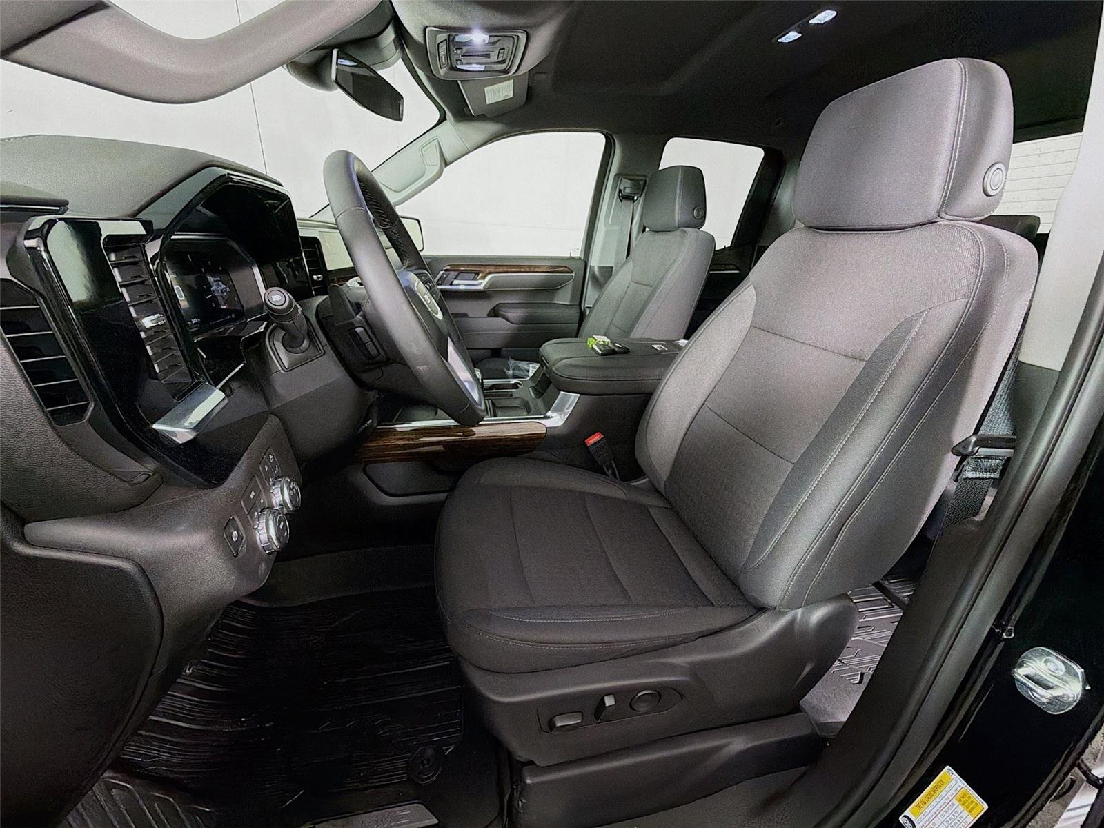 New 2026 Onyx Black GMC Elevation image 2