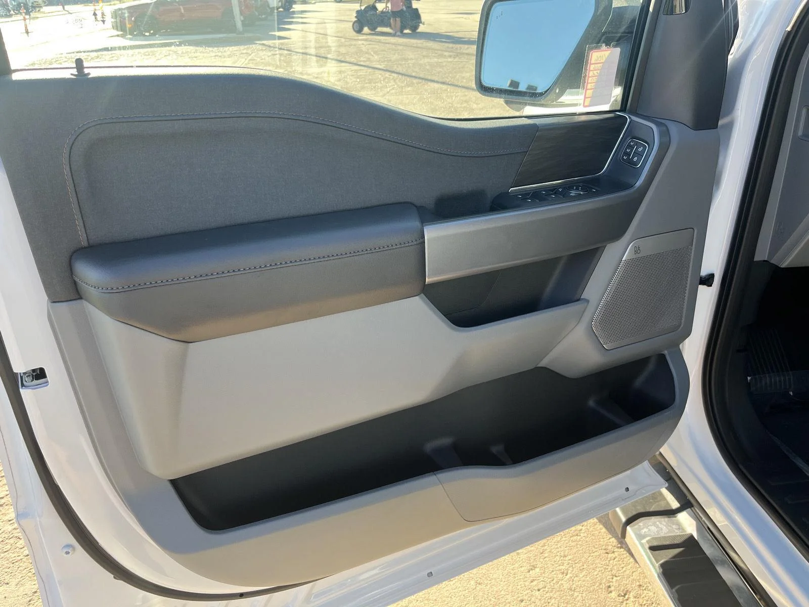 New 2026 Oxford White Ford LARIAT image 12
