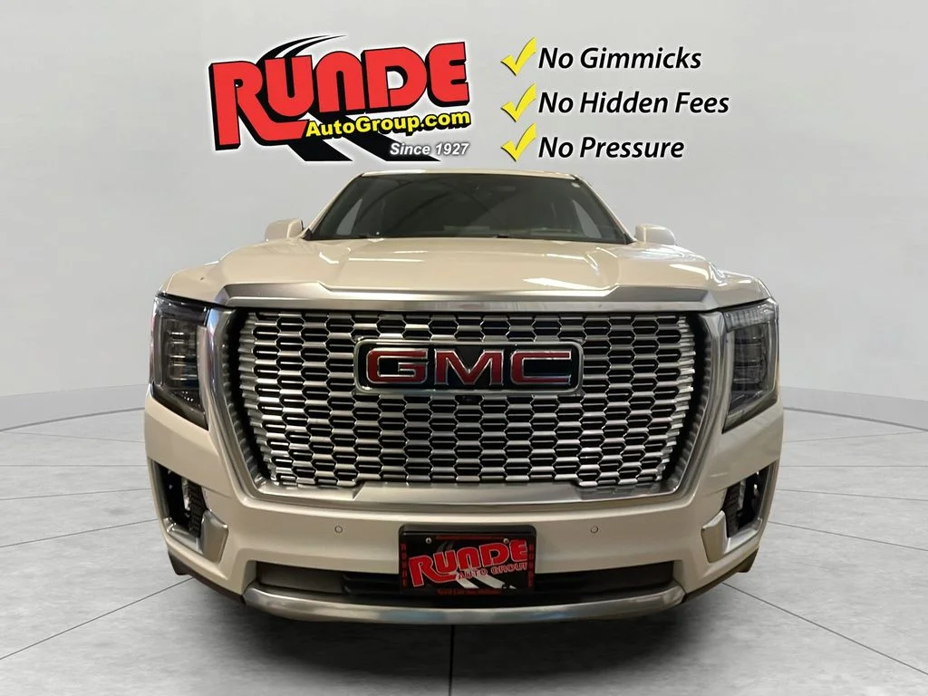Used 2022 White Frost Tri-Coat GMC Denali image 9