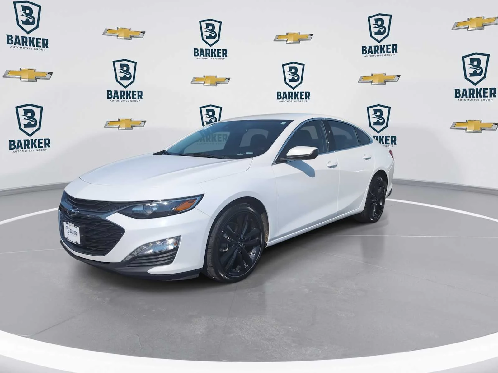 Used 2024 Summit White Chevrolet 1LT image 4