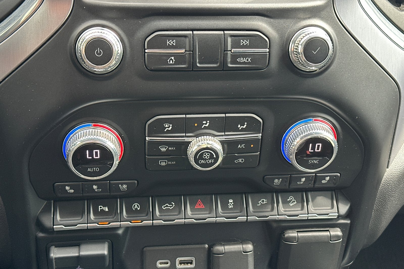 Used 2020 Blue GMC SLT image 21