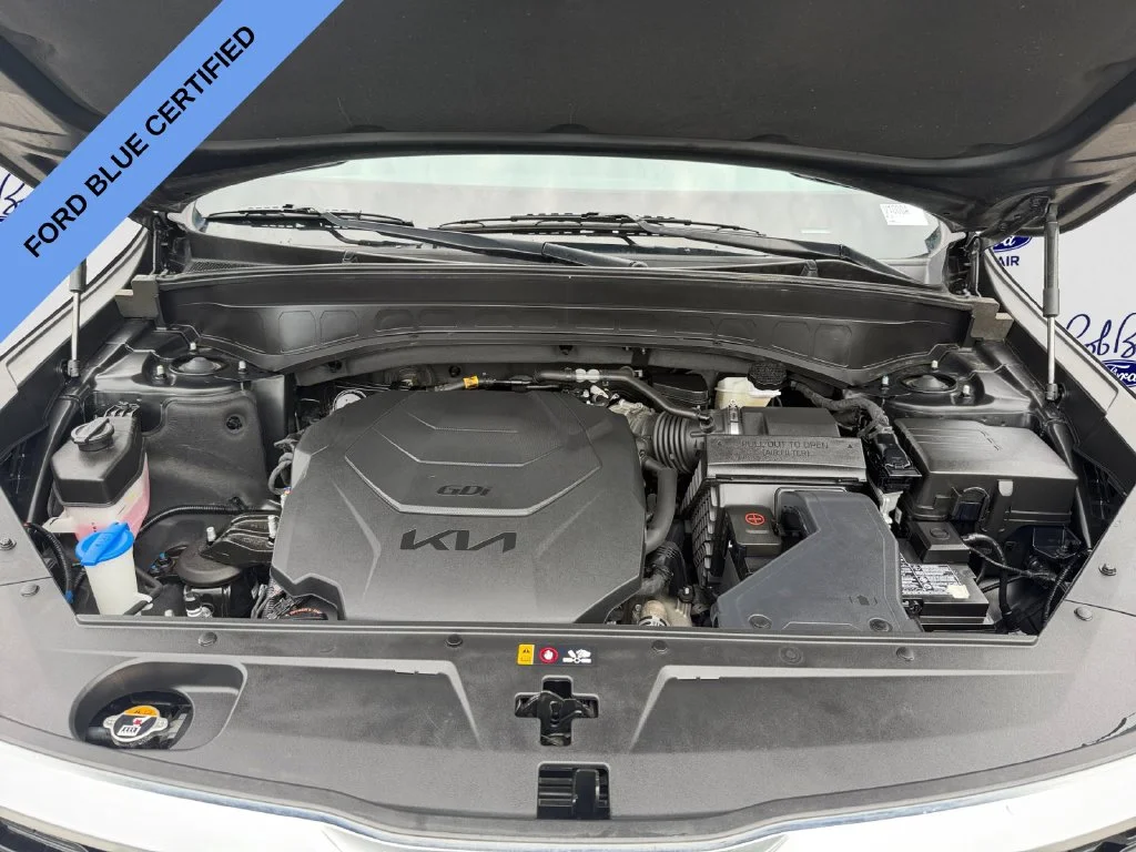 Certified Used 2022 Ebony Black Kia S image 18
