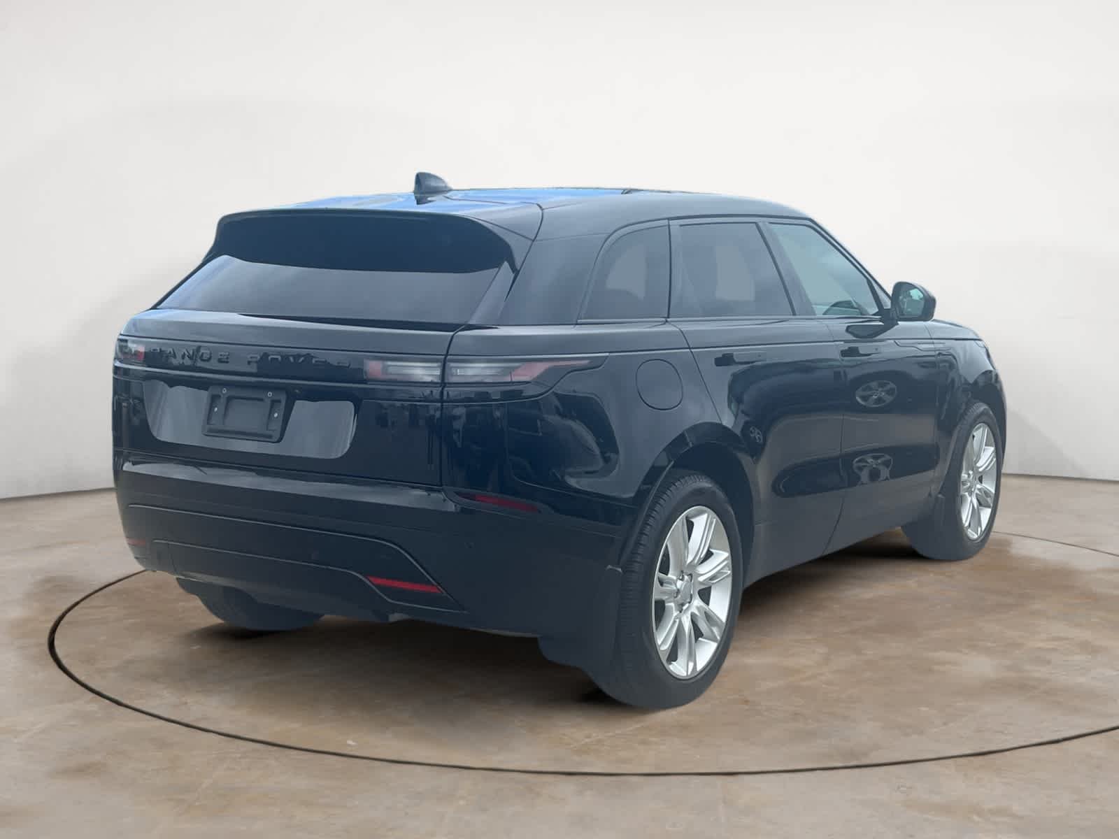 Certified Used 2026 Santorini Black Metallic Land Rover S image 5