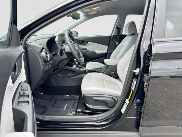 Used 2022 Ultra Black Hyundai SEL image 13