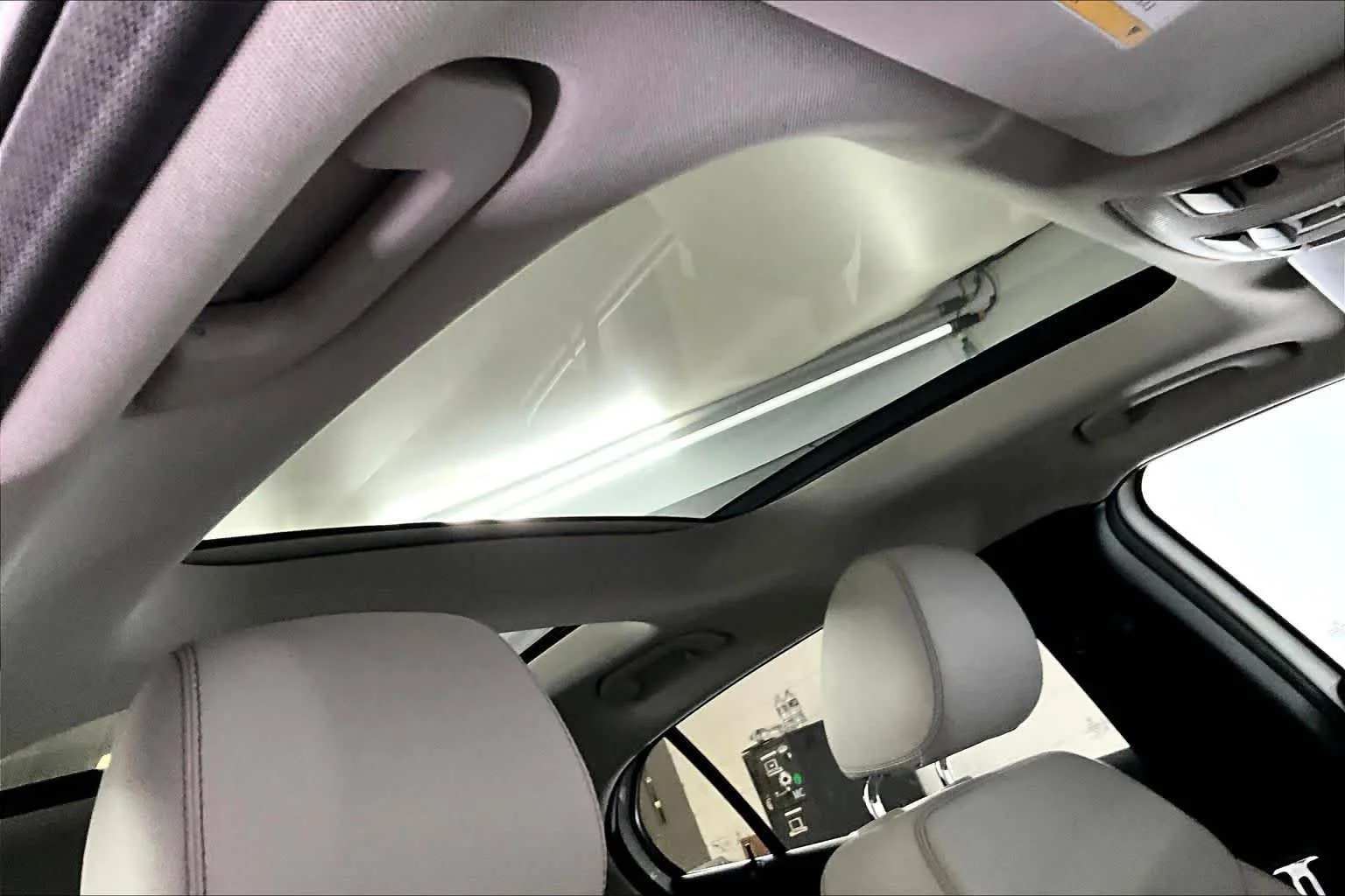 Used 2018 Polar White Mercedes-Benz GLA 250 image 14