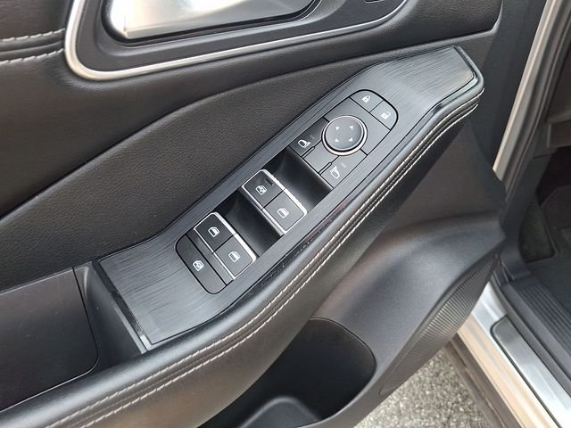Used 2021 Silver Nissan Platinum image 30