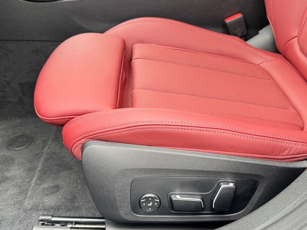 New 2026 Black Sapphire Metallic BMW xDrive40 image 17