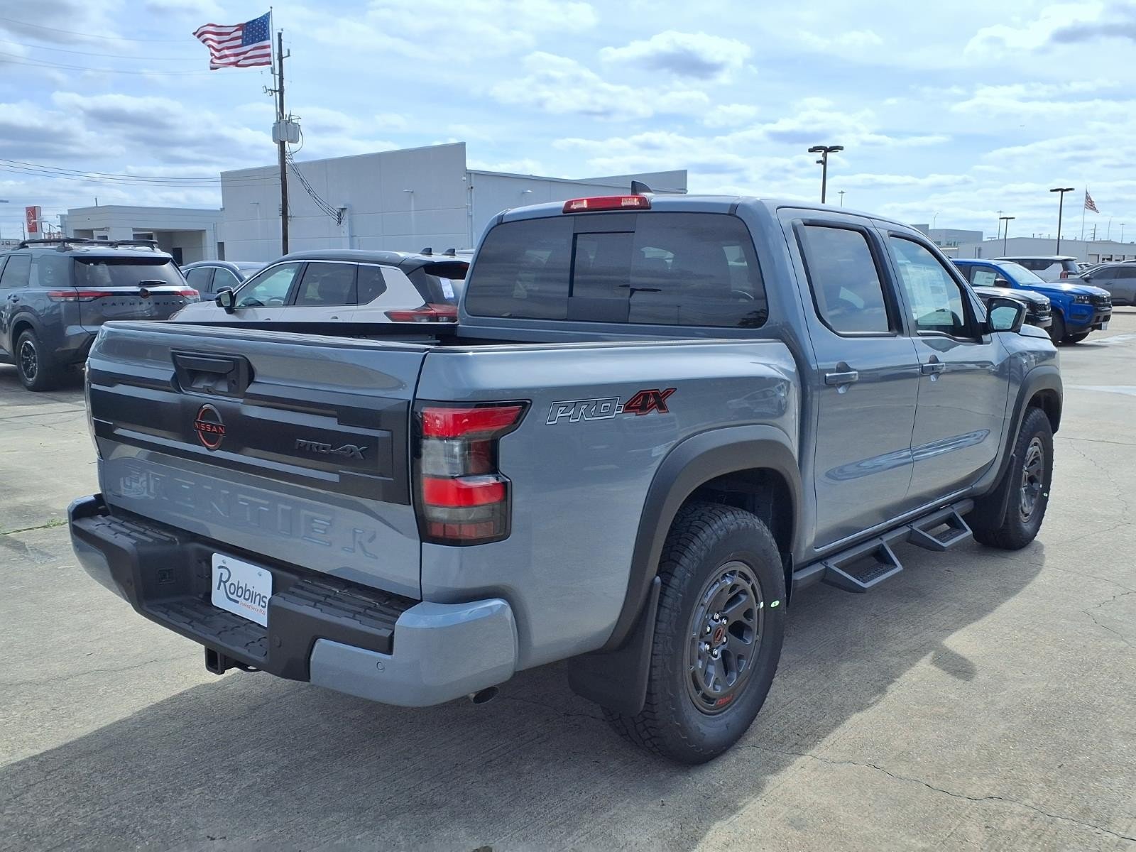 2026 Nissan Frontier Crew Cab PRO-4X® Gray at Robbins Nissan