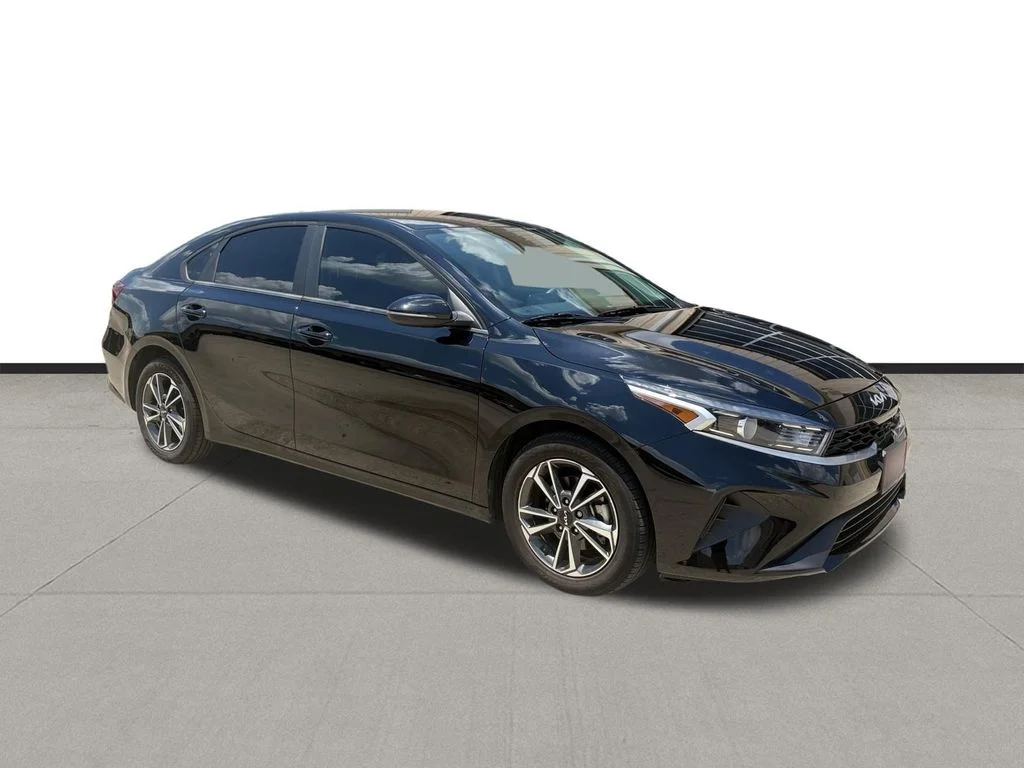 Used 2023 Aurora Black Pearl Kia LXS image 3