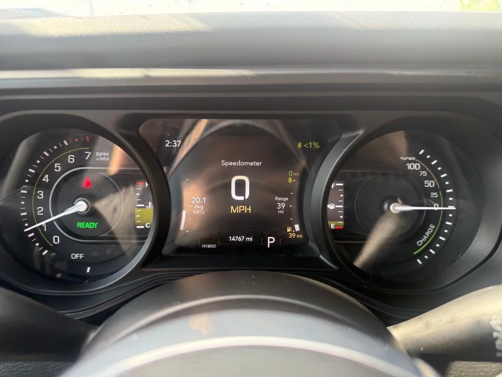 Used 2025 Gray Jeep Sahara 4xe image 20