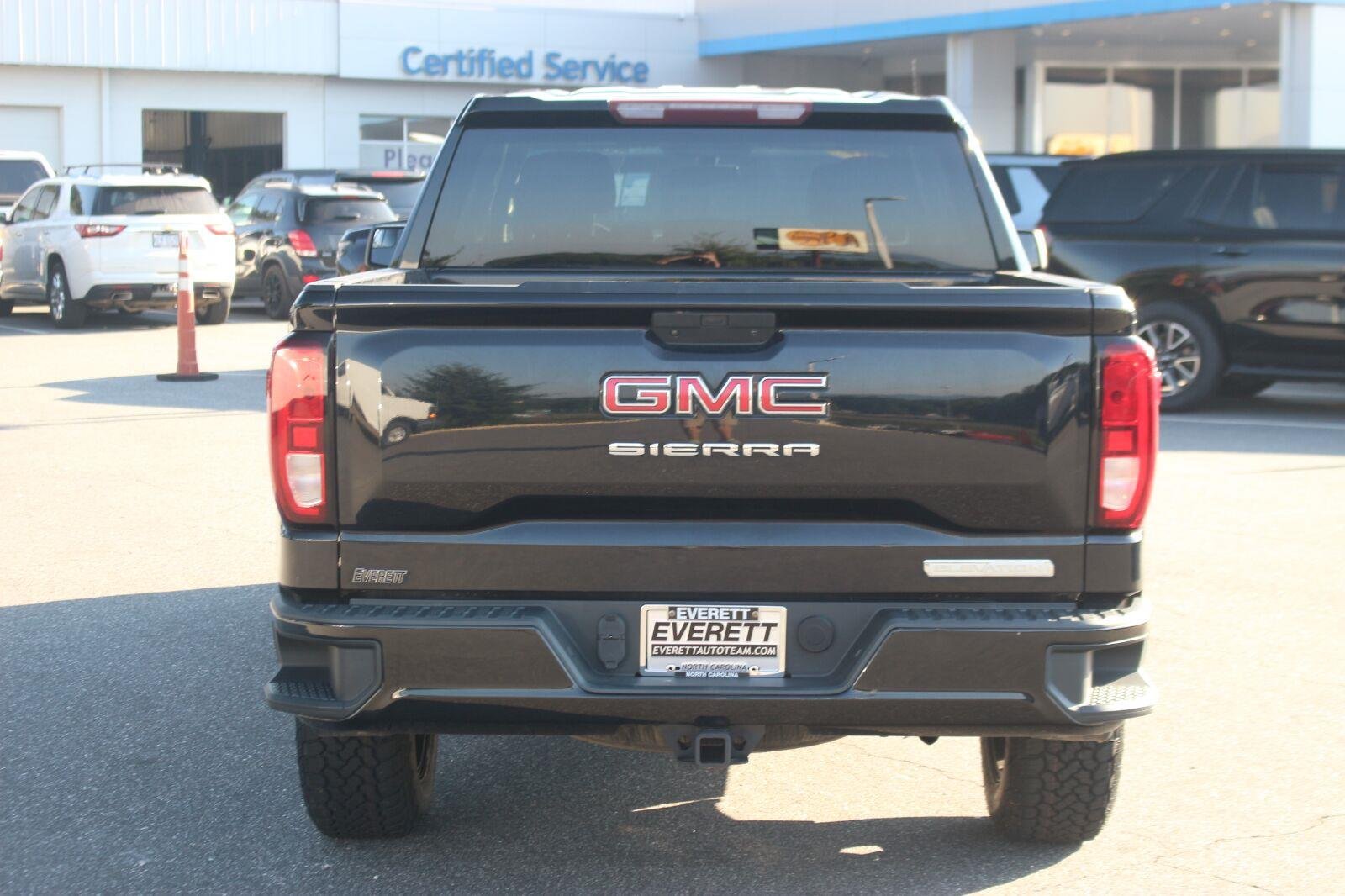 Used 2020 ONYX BLACK GMC Elevation image 6