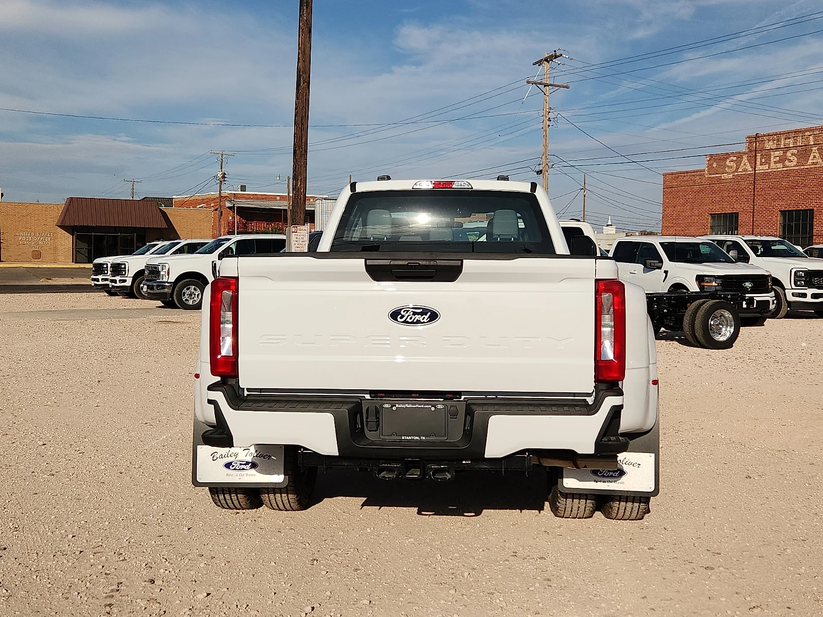 New 2027 Oxford White Ford XL image 6