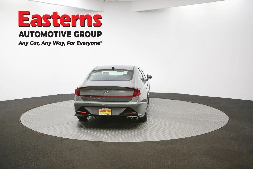 Used 2023 Gray Hyundai SEL image 33