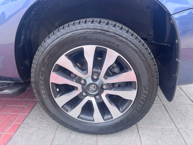 Used 2018 Blue Toyota SR5 image 13
