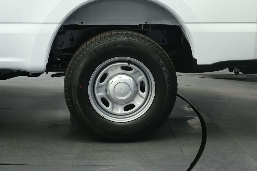 New 2026 Oxford White Ford XL image 18