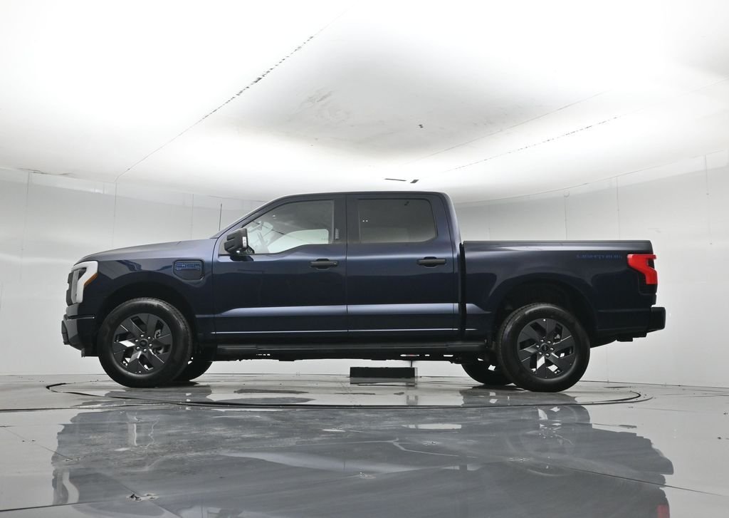 Used 2024 Blue Ford XLT image 8