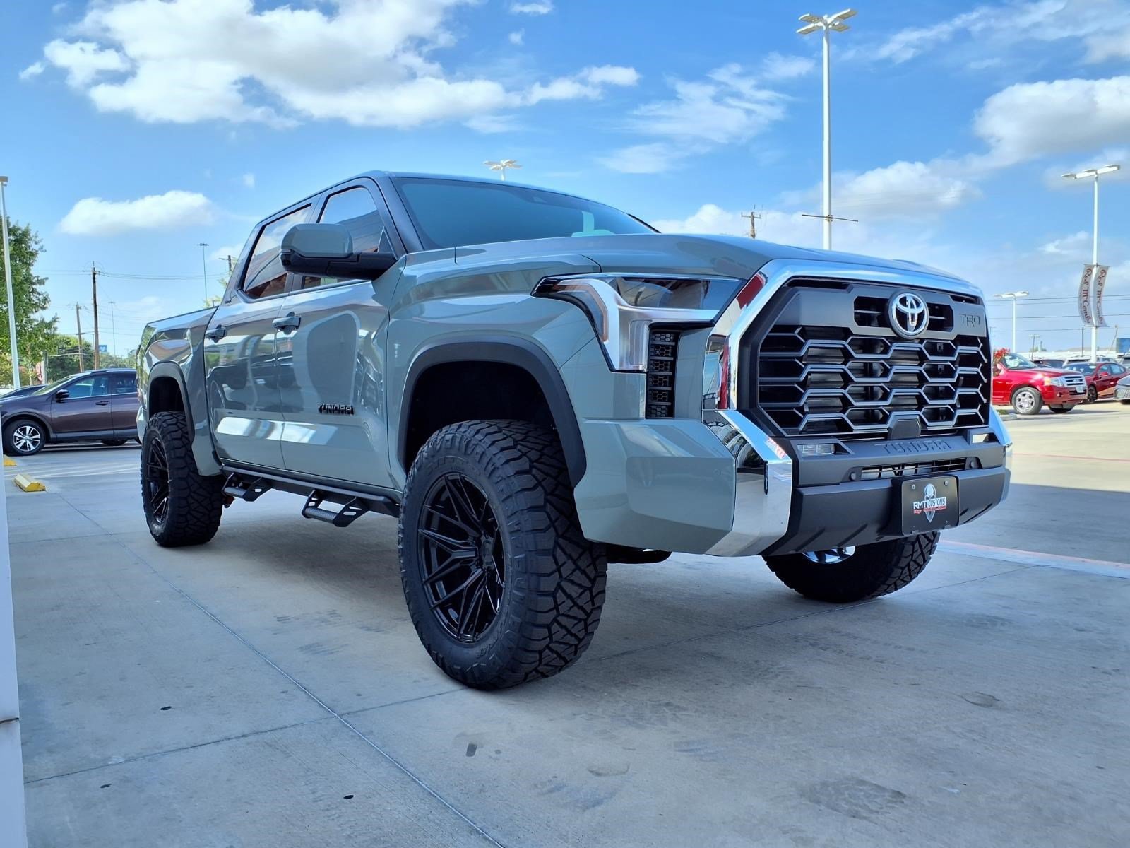 New 2026 Lunar Rock Toyota SR5 image 3