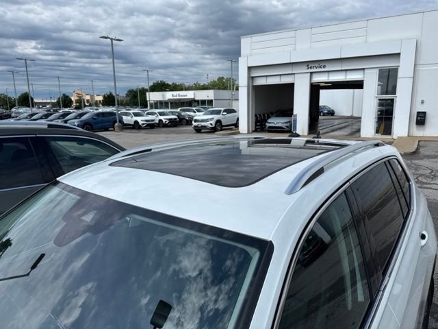 Certified Used 2023 Opal White Volkswagen 2.0T SE image 18