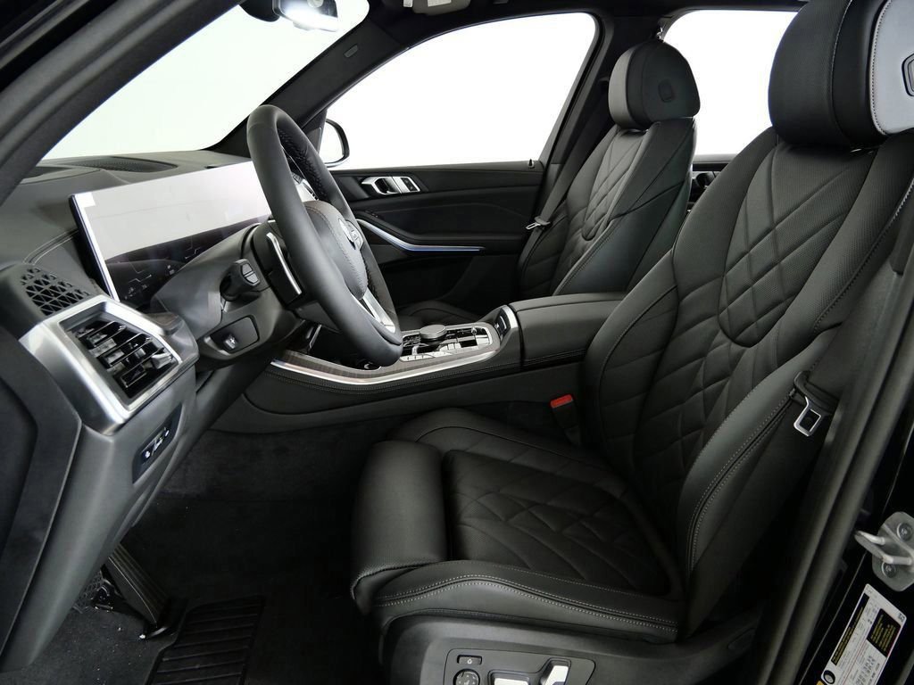 Used 2026 Black Sapphire Metallic BMW xDrive50e image 37