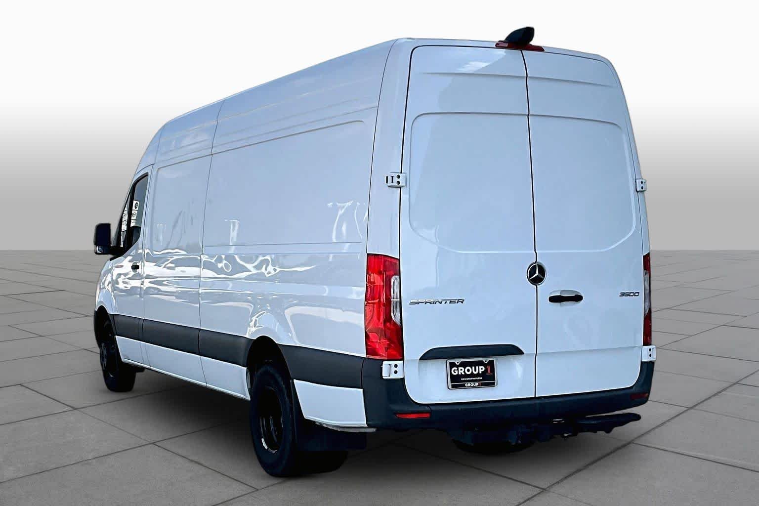 Used 2024 Arctic White Mercedes-Benz  image 12