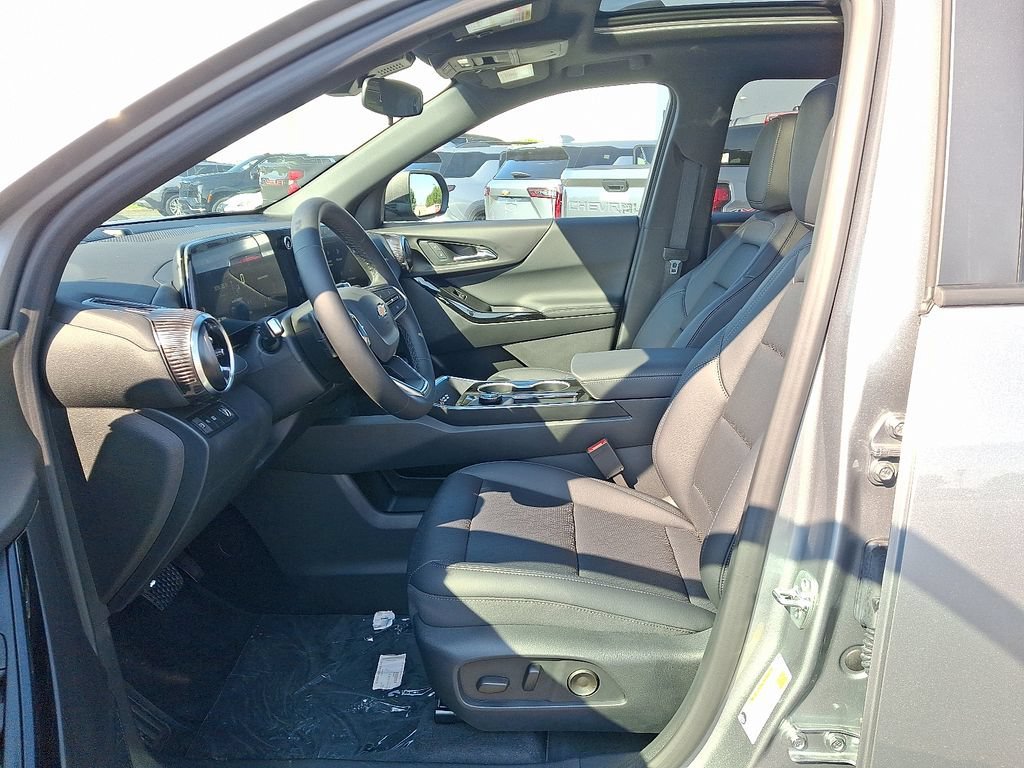 2027 Chevrolet Equinox LT - Photo 6