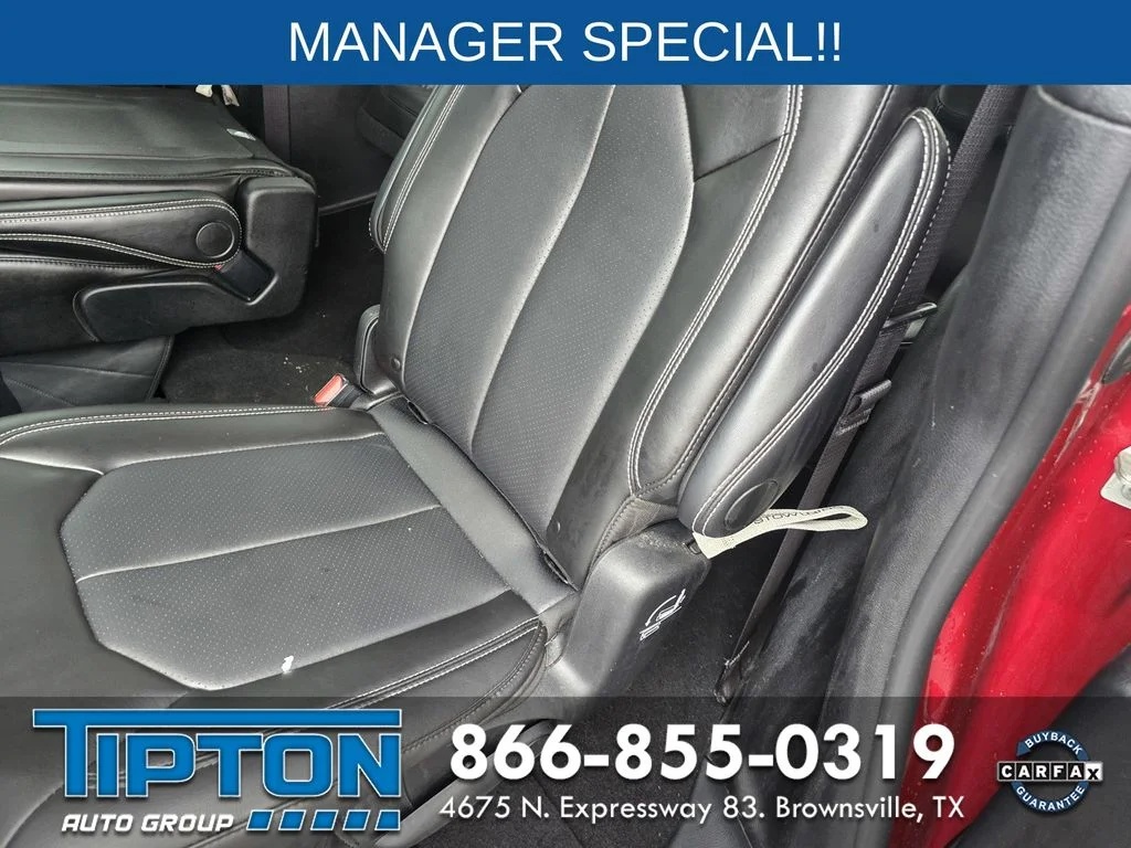 Used 2025 Red Chrysler Select image 12
