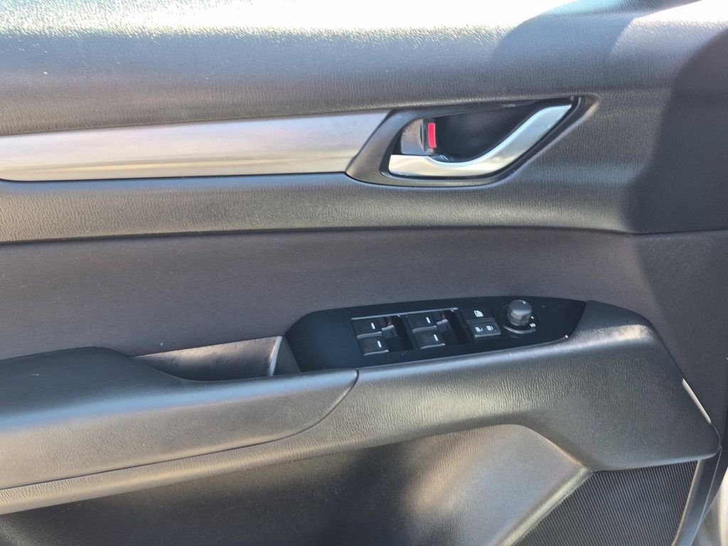 Used 2018 Sonic Silver Metallic Mazda Sport image 19