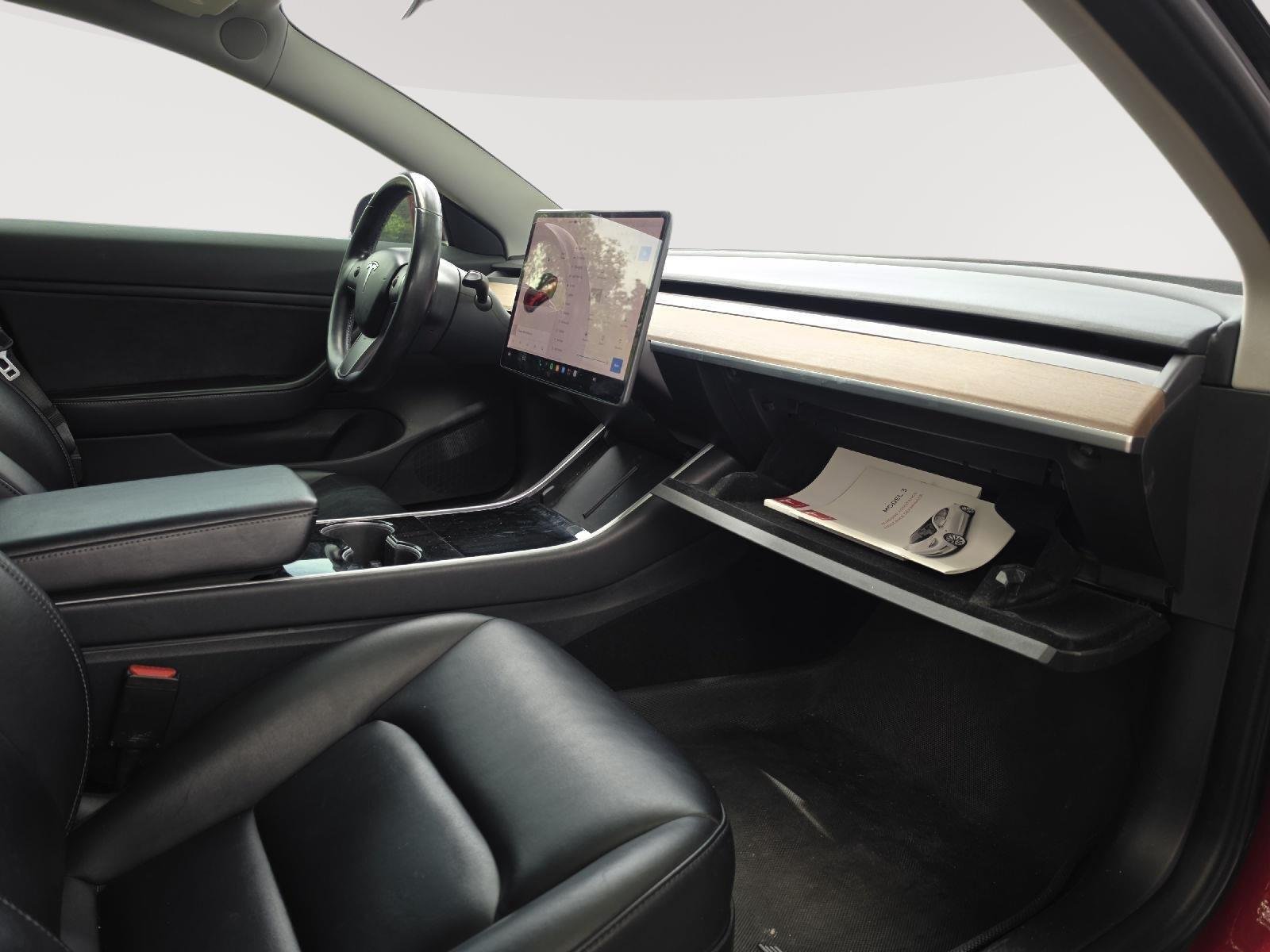 Used 2018  Tesla Long Range Battery image 20
