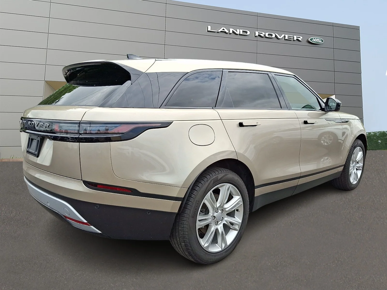 Certified Used 2026 Batumi Gold Premium Metallic - 1DM Land Rover S image 2