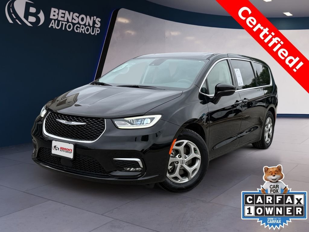 2024 Chrysler Pacifica Limited's photo
