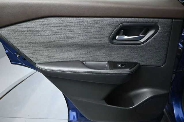 2023 Nissan Rogue SV - Photo 10