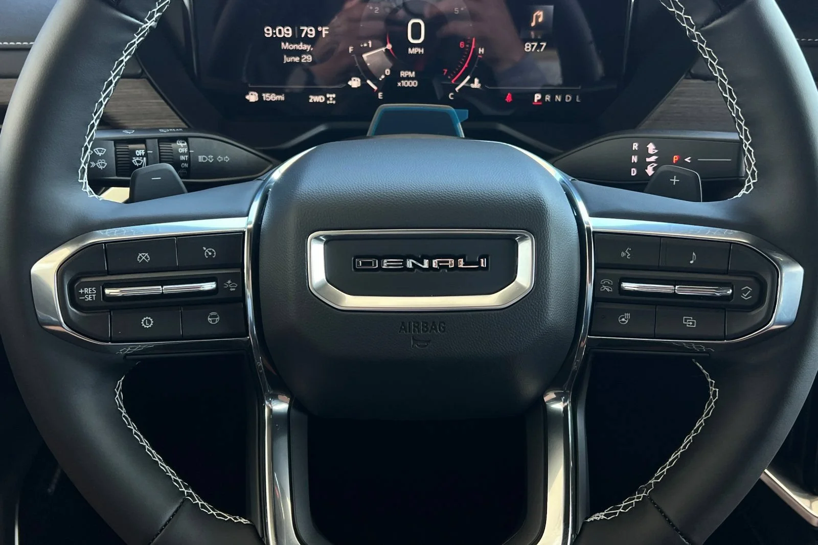 2026 GMC Acadia Denali - Photo 23