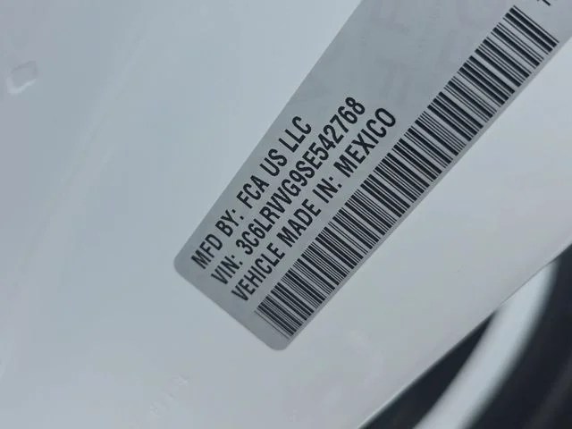 Used 2025 White Ram Base image 36