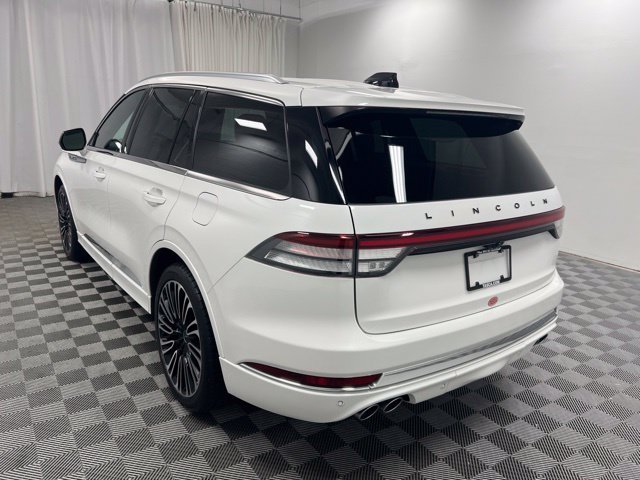 Certified Used 2025 Crystal White Metallic Lincoln Black Label image 6