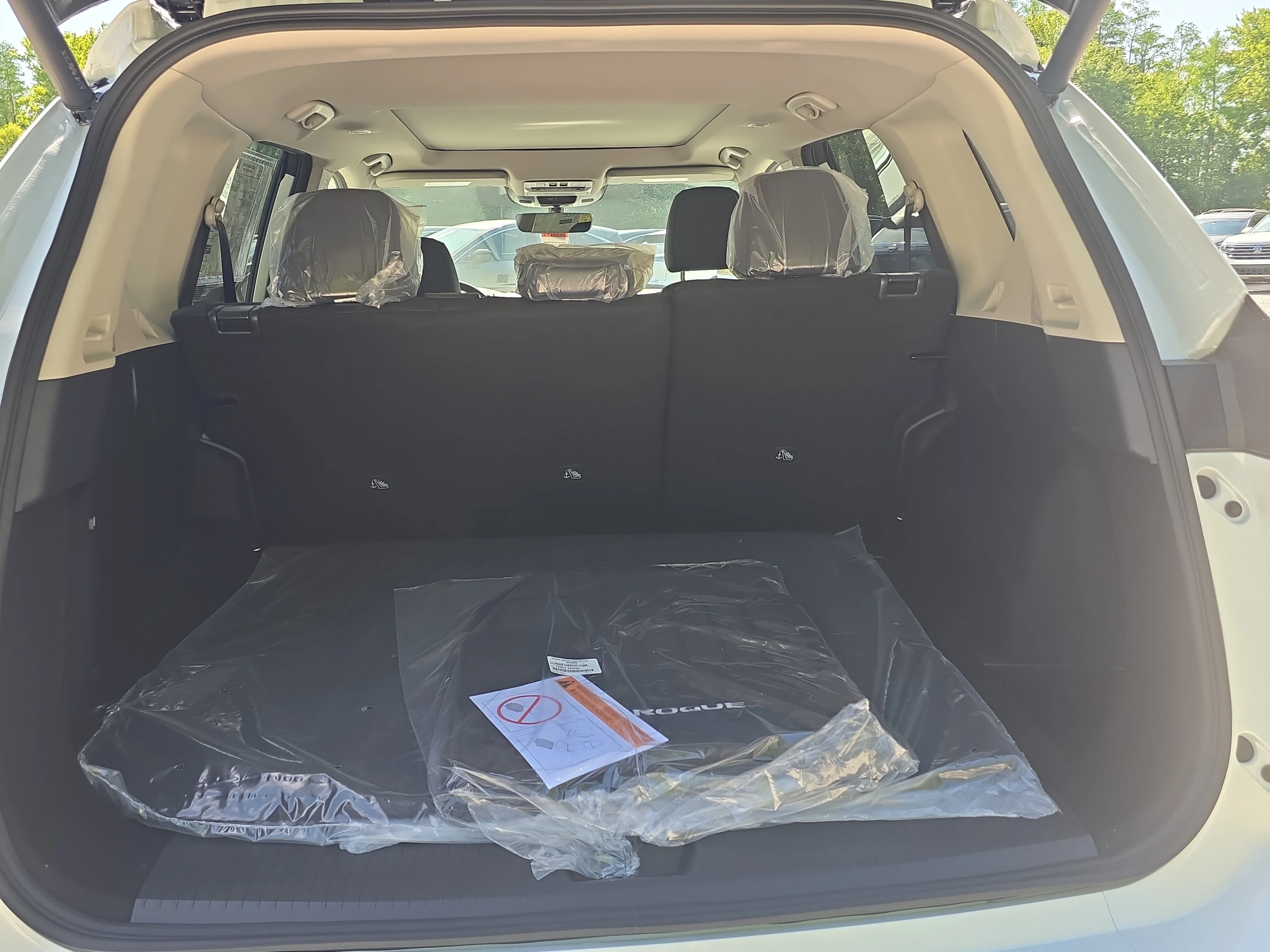 New 2026 Everest White Pearl Tricoat Nissan Dark Armor image 10