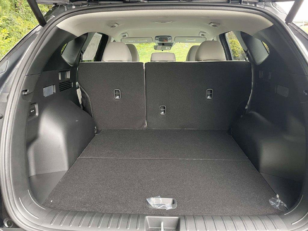 New 2026 Black Hyundai SEL Plus AWD image 9