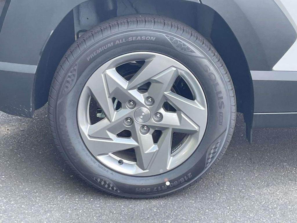 New 2026 Gray Hyundai SE FWD image 7