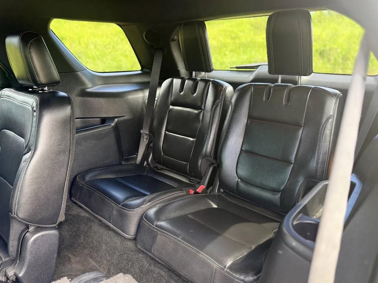 Used 2016 Gray Ford Limited 4dr SUV image 23