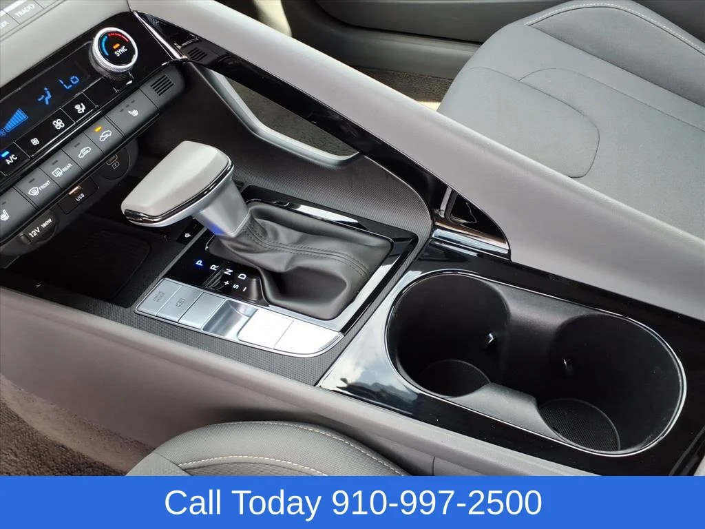 Used 2025 Blue Hyundai SEL Convenience image 12