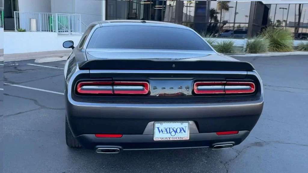 Used 2023 Gray Dodge SXT image 8