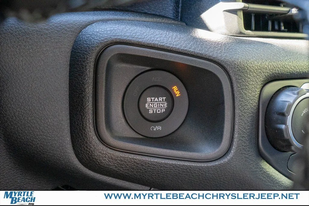New 2026 Hydro Blue Pearl-Coat Exterior Paint Jeep Sport S image 29